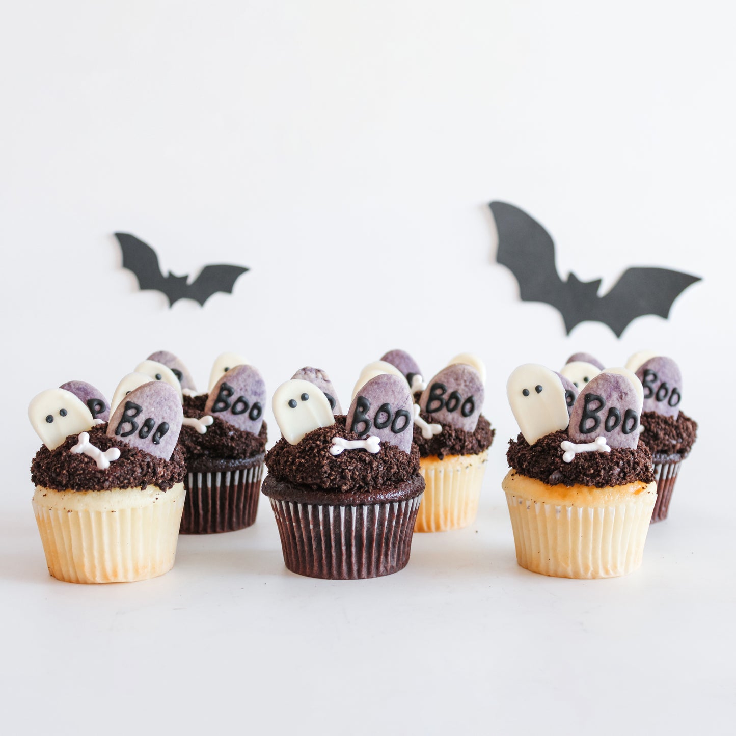 6 Graveyard Cupcakes