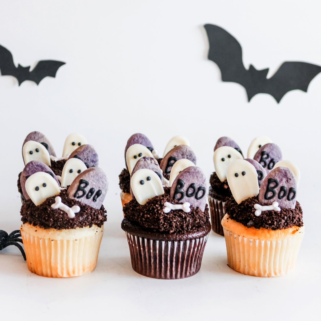 6 Graveyard Cupcakes