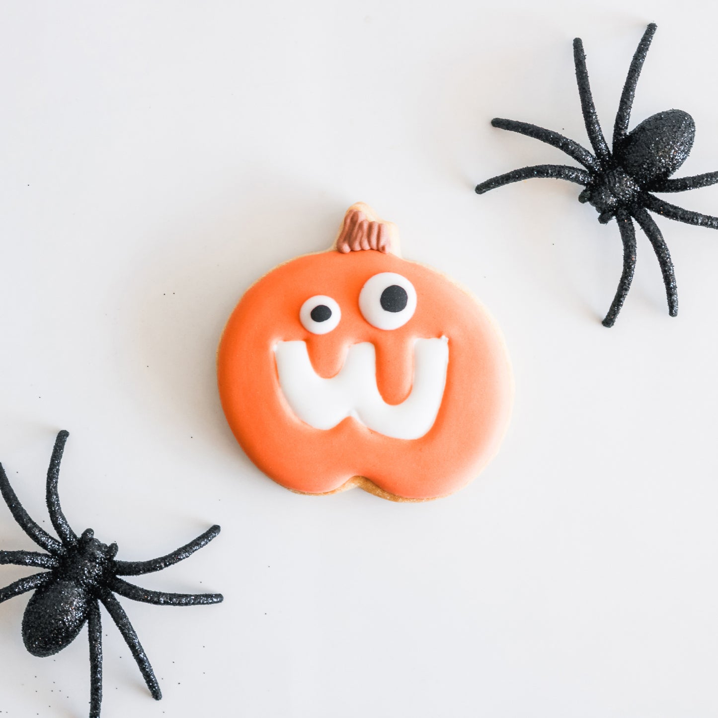 6 Jack-o-lantern Sugar Cookies