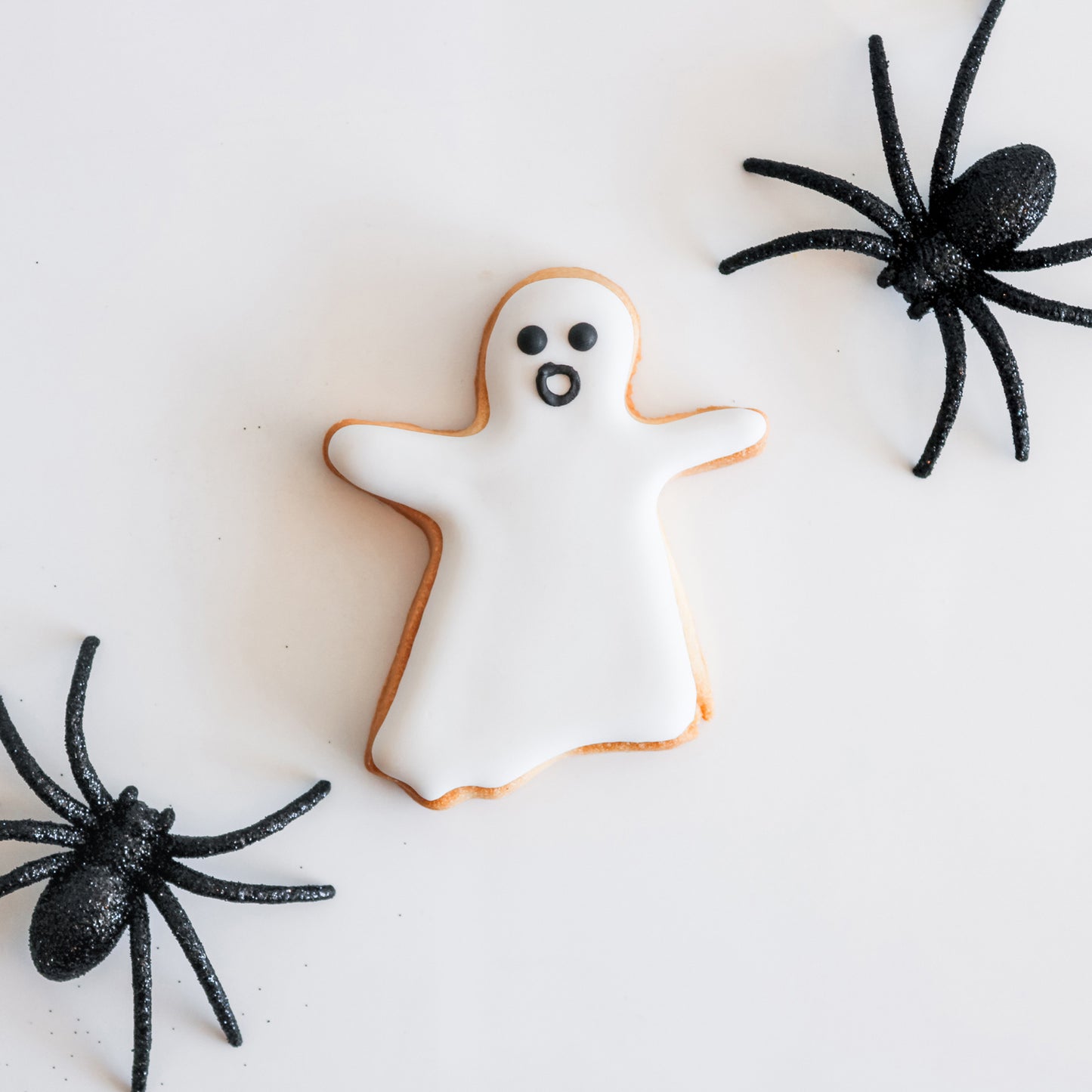 6 Ghost Sugar Cookies