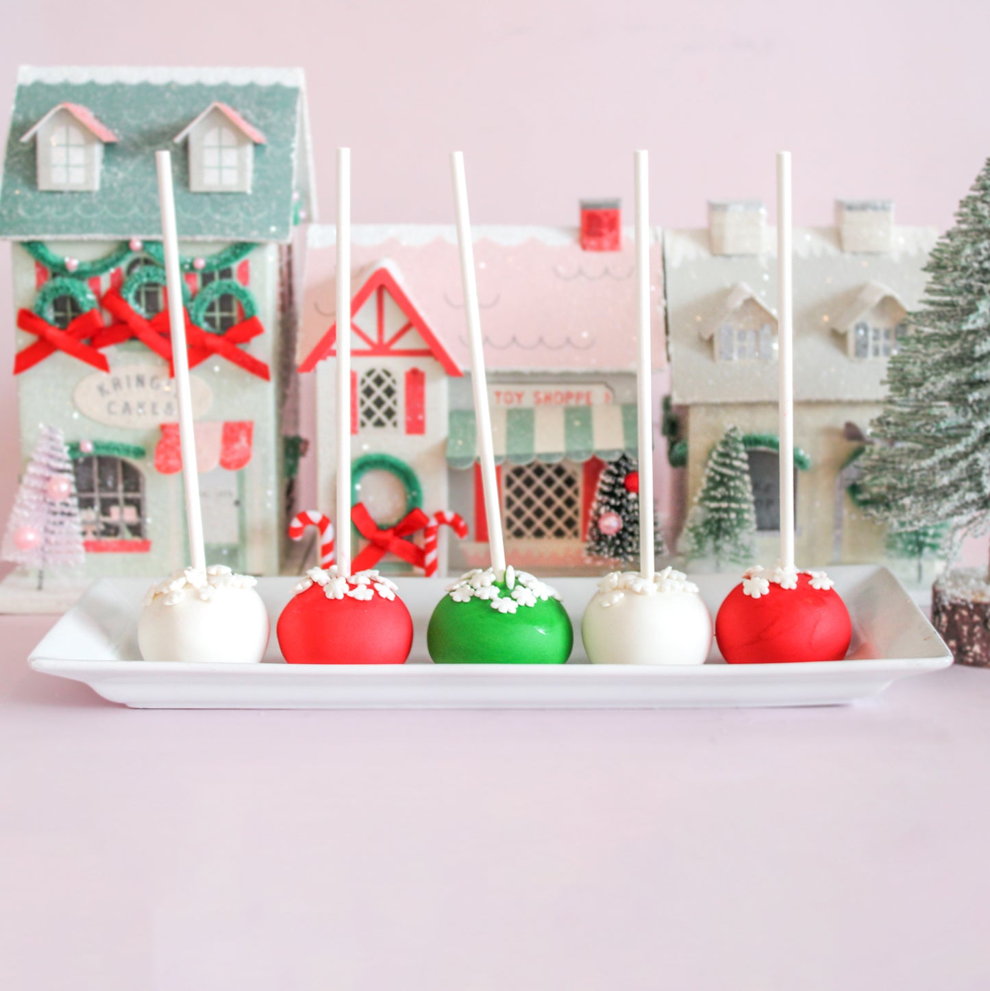 6 Christmas Birthday Cake Pops