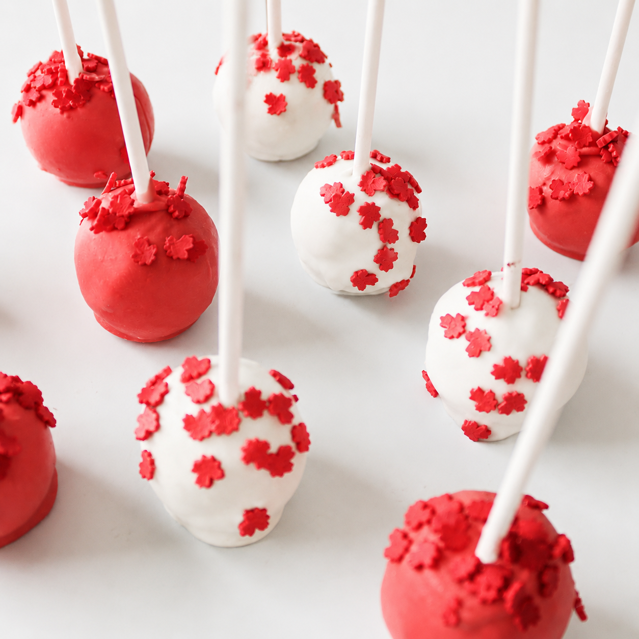 6 Canada Day Cake Pops