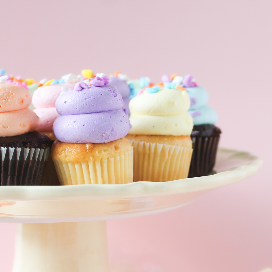 12 Mini Easter Cupcakes