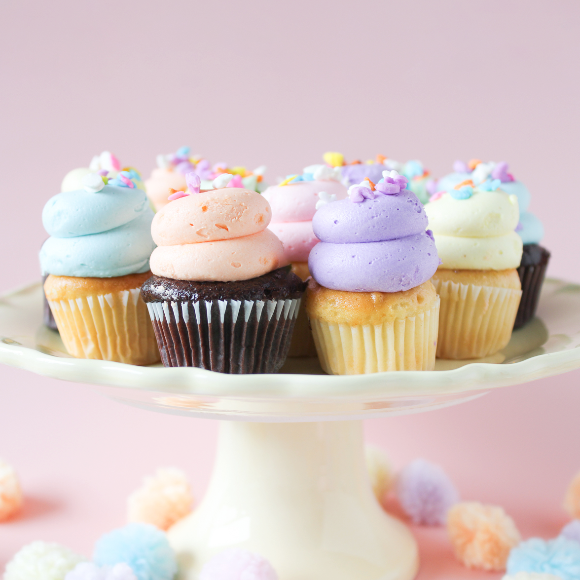 12 Mini Easter Cupcakes