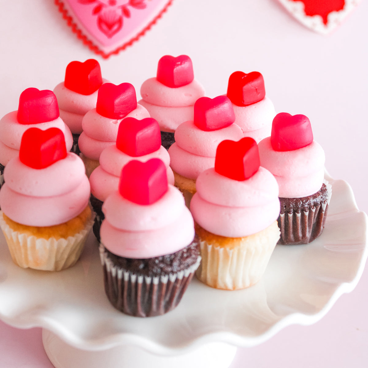 12 Mini Gummy Heart Cupcakes