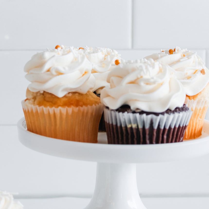 6 Large NYE Chocolate and Vanilla Cupcakes