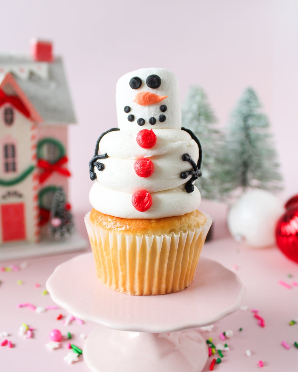 6 Snowman Cupcakes