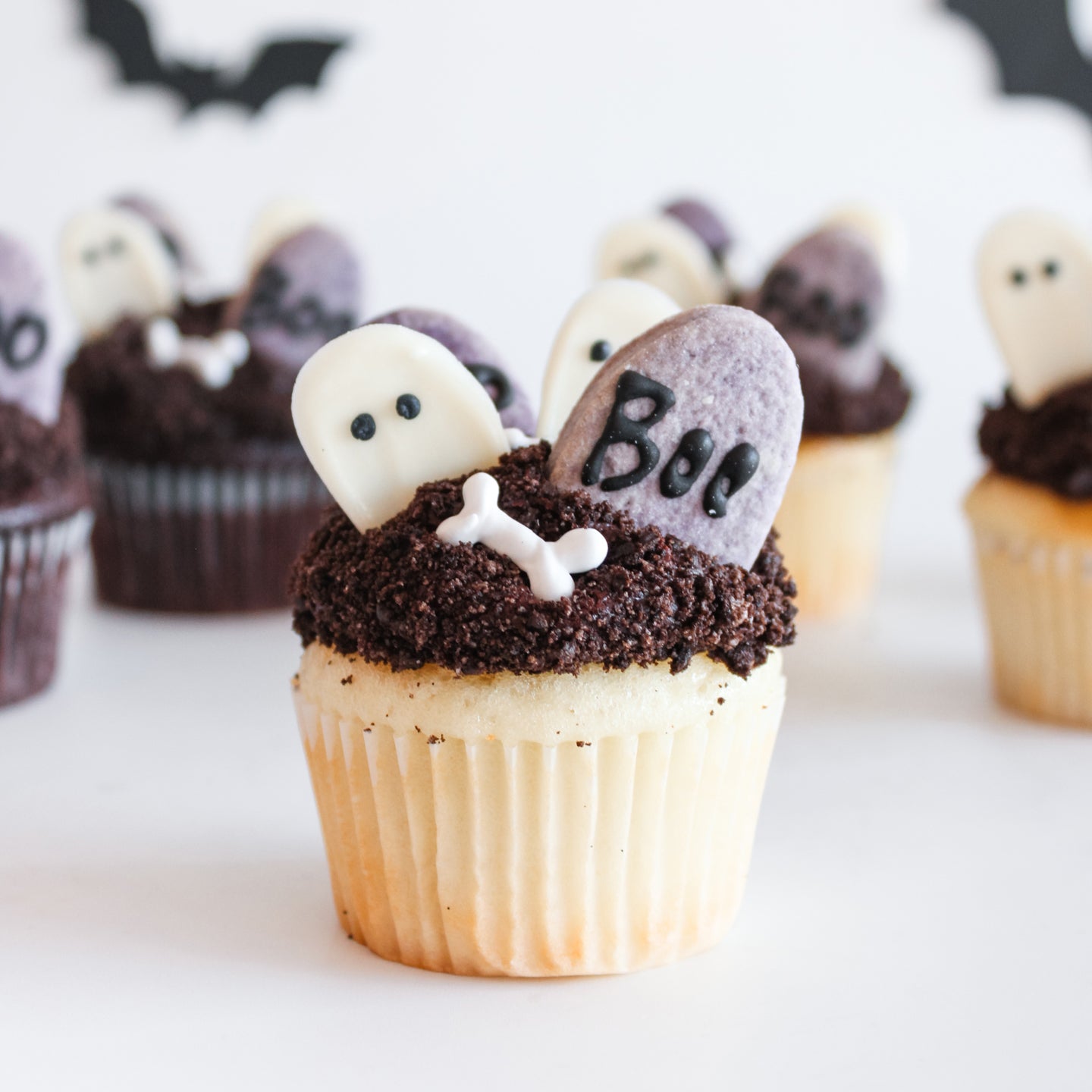 6 Graveyard Cupcakes