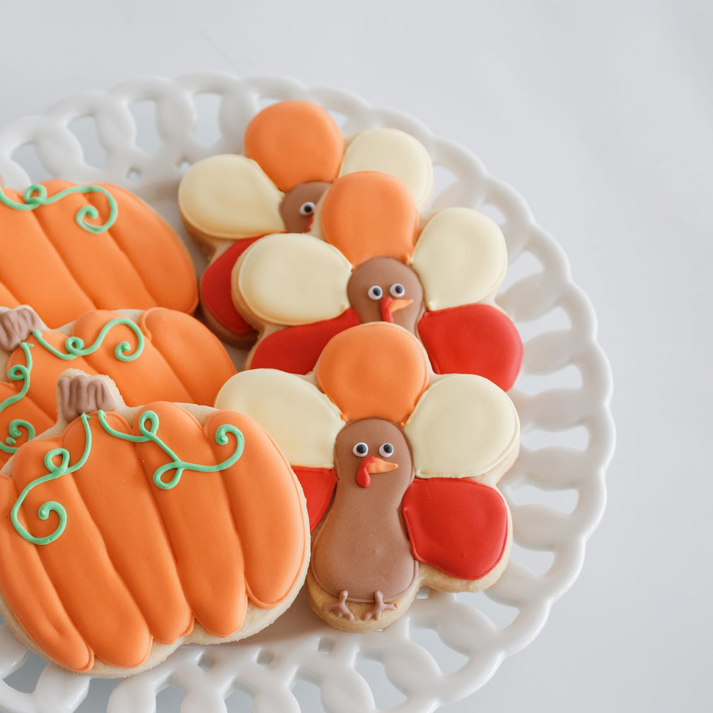6 Pumpkin and Turkey Sugar Cookies